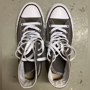 greyish-brown converse all-star